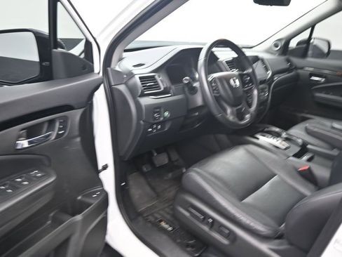 Used 2022 Honda Pilot Touring image 10