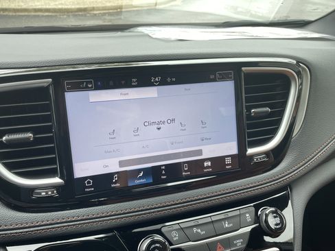 New 2026 Chrysler Pacifica Pinnacle image 24