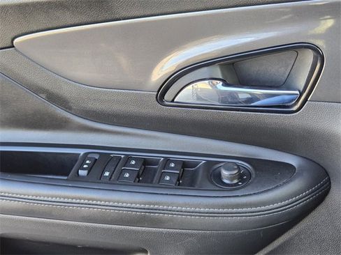 Used 2022 Buick Encore Preferred w/ Safety Package image 27