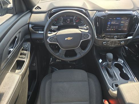 Used 2023 Chevrolet Traverse LT FWD image 33