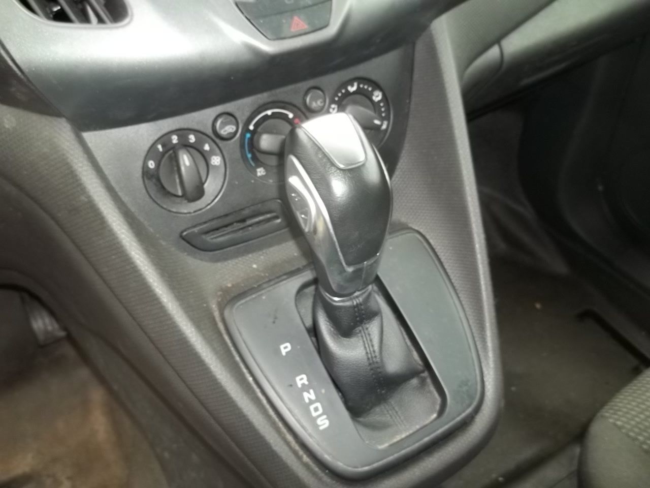 Used 2016 Ford Transit Connect XL FWD image 9