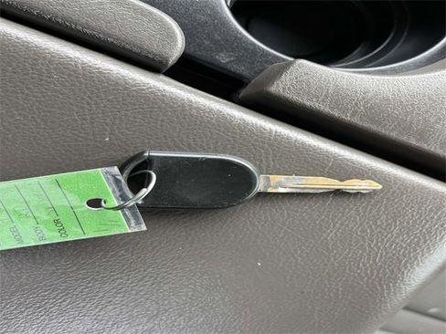 Used 2010 Ford F250 XL image 28