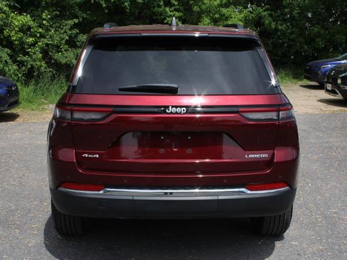 Used 2025 Jeep Grand Cherokee Laredo X w/ Luxury Tech Group I AWD/4WD image 6