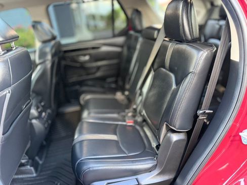 Used 2025 Honda Pilot Touring image 40