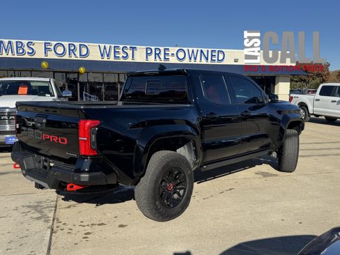 Used 2025 Toyota Tacoma TRD Pro image 8