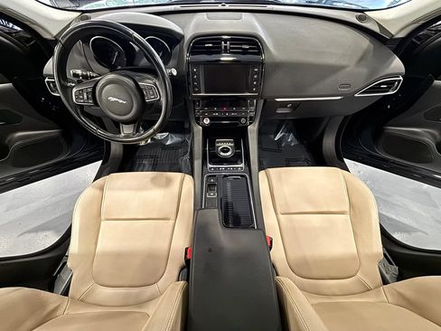 Used 2018 Jaguar F-PACE Premium AWD/4WD image 25