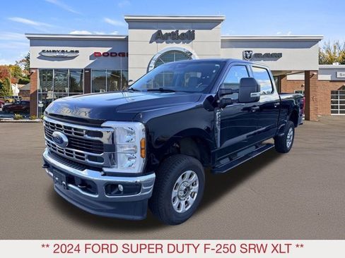 Used 2024 Ford F250 XLT w/ Snow Plow Prep Package image 4