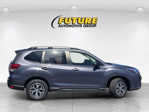 Used 2022 Subaru Forester Premium AWD/4WD image 3
