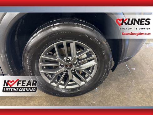 Used 2023 Nissan Rogue S image 15