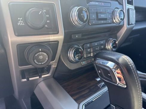 Used 2018 Ford F150 Lariat w/ Equipment Group 502A Luxury AWD/4WD image 28