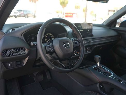 Used 2027 Honda HR-V Sport image 2