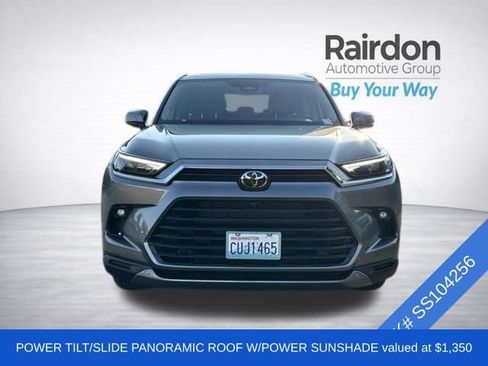 Used 2025 Toyota Grand Highlander AWD image 2