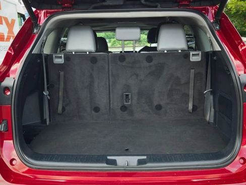 Used 2023 Toyota Highlander XLE FWD image 51