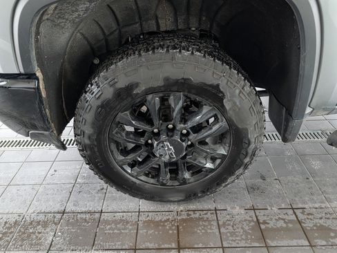 Used 2025 Chevrolet Silverado 2500 Custom w/ Custom Value Package image 8