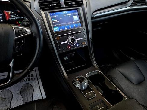 Used 2019 Ford Fusion Titanium image 23