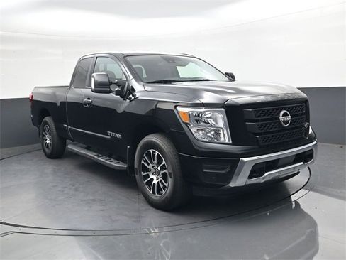 Used 2024 Nissan Titan SV w/ SV Utility Package image 2