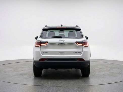 Used 2025 Jeep Compass Limited image 7