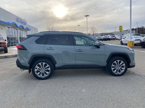 Used 2023 Toyota RAV4 XLE Premium image 2