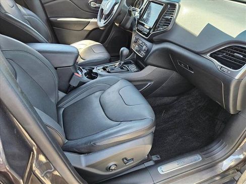 Used 2019 Jeep Cherokee Limited w/ Luxury Group FWD image 21