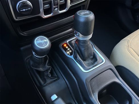 Used 2023 Jeep Wrangler Unlimited Sport image 20