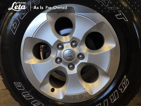 Used 2013 Jeep Wrangler Unlimited Sahara w/ Connectivity Group image 15