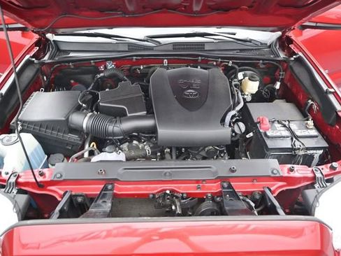 Used 2021 Toyota Tacoma SR5 RWD image 19