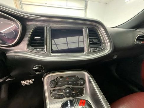 Used 2018 Dodge Challenger SRT Hellcat RWD image 9