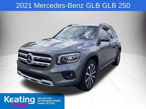 Used 2021 Mercedes-Benz GLB 250 w/ Premium Package image 2