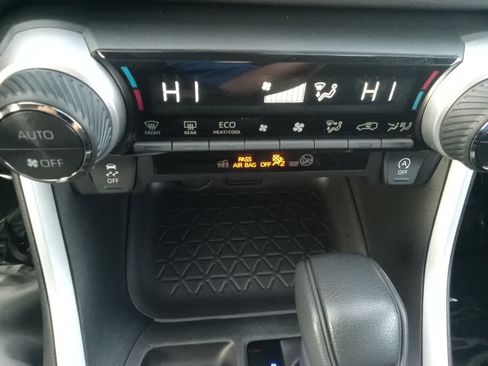 Used 2023 Toyota RAV4 XLE AWD/4WD image 18
