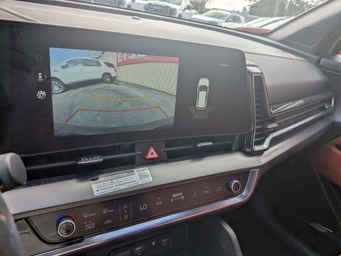 Used 2023 Kia Sportage SX image 19