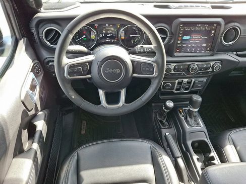 Used 2023 Jeep Wrangler Unlimited Sahara w/ Cold Weather Group AWD/4WD image 12