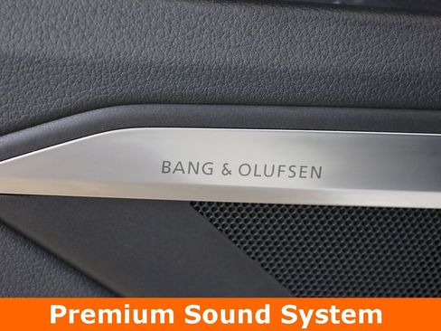 Used 2023 Audi e-tron Premium Plus w/ Premium Plus Package image 11