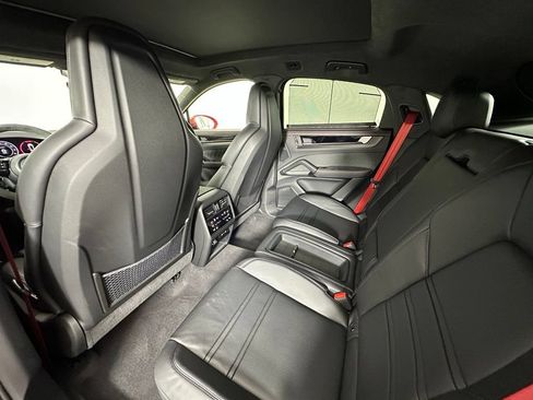Certified 2026 Porsche Cayenne GTS AWD/4WD image 42