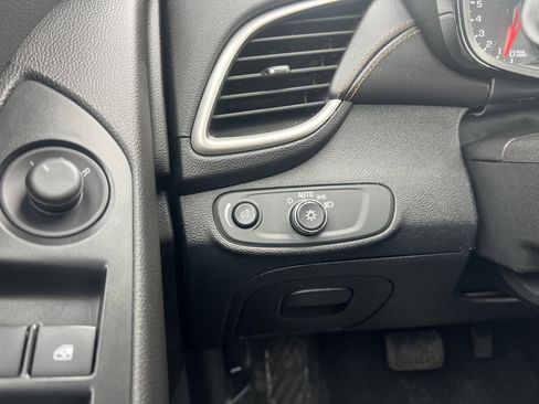 Used 2017 Chevrolet Trax LT w/ Driver Confidence Package image 16