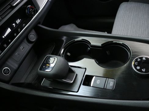 Used 2023 Nissan Rogue SV image 20