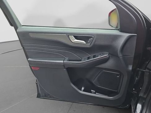 Used 2025 Ford Escape SE FWD image 24