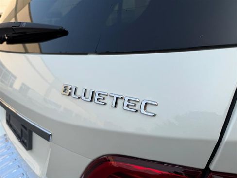 Used 2012 Mercedes-Benz ML 350 BlueTEC 4MATIC image 24