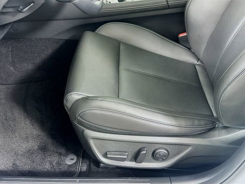 Certified 2025 Genesis G70 2.5T image 20