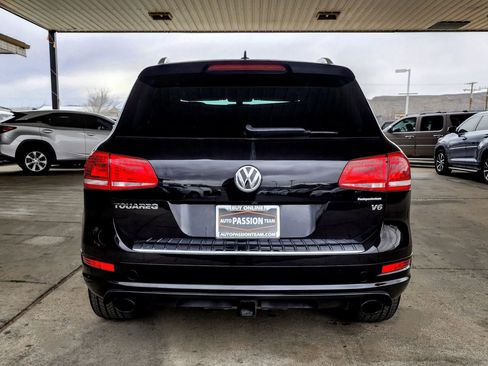 Used 2014 Volkswagen Touareg VR6 image 4