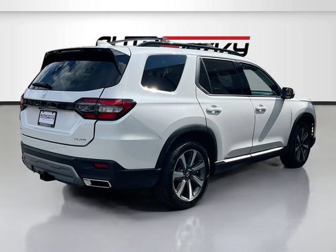 Used 2025 Honda Pilot Elite image 7