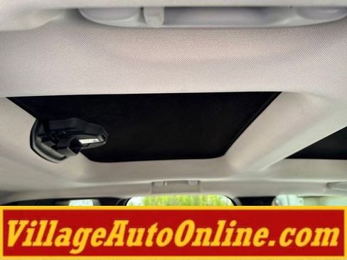 Used 2019 Jeep Renegade Latitude w/ Cold Weather Group AWD/4WD image 39