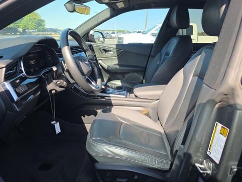 Used 2019 Audi Q8 Premium w/ Convenience Package AWD/4WD image 4