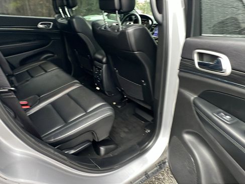 Used 2019 Jeep Grand Cherokee Limited image 23