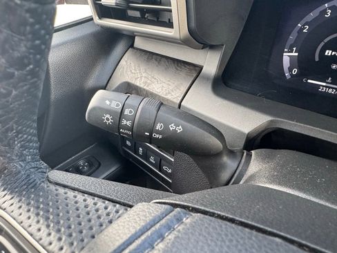 Certified 2025 Toyota Tacoma Limited AWD/4WD image 29