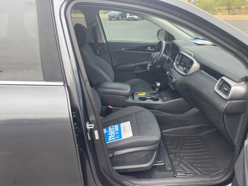 Used 2020 Kia Sorento S FWD image 22