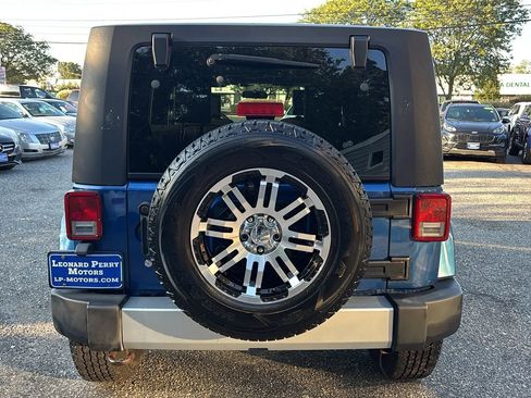 Used 2009 Jeep Wrangler Unlimited Sahara w/ Dual Top Group image 6