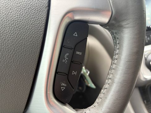 Used 2016 GMC Acadia SLT w/ Open Road Package FWD image 18