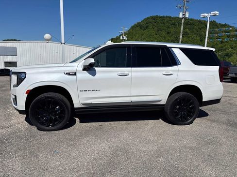 Used 2021 GMC Yukon Denali w/ Denali Premium Package AWD/4WD image 2