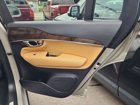 Used 2017 Volvo XC90 T6 Momentum w/ Vision Package AWD/4WD image 42