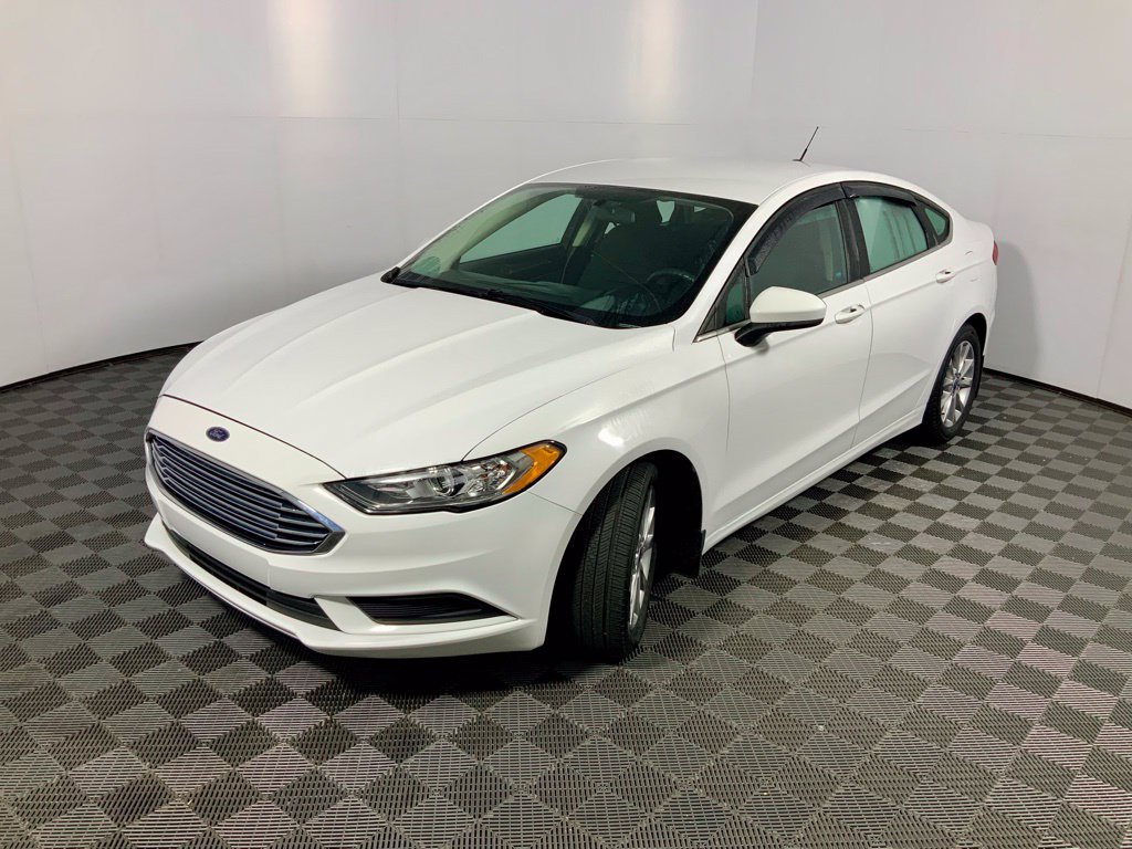 Used 2017 Ford Fusion SE FWD image 7